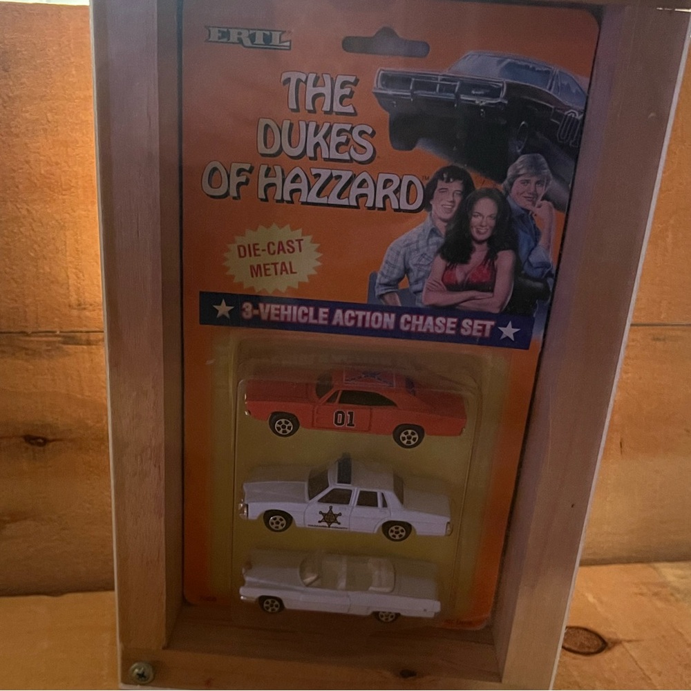 THE DUKES OF HAZZARD GENERAL LEE 1:64 SCALE 3 CAR CHASE SET BY ERTL NIB TM 1997 - Picture 6 of 15